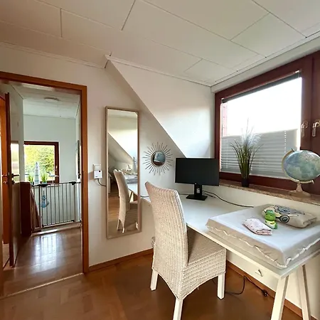 Lines To Huus Strandnah Bei & Grossenbrode